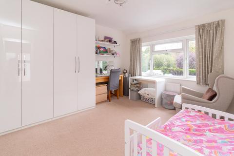 37 Ranelagh Drive, Edgware, HA8 8HN