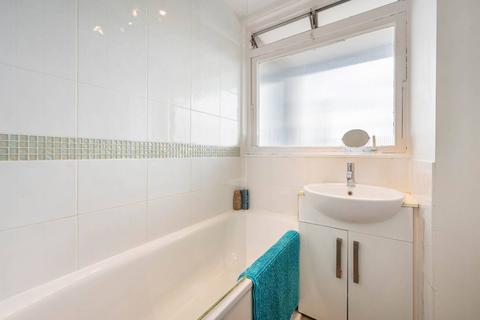 Flat 18, Jessop Court Graham Street, London, N1 8LG