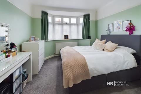 77 Rhodrons Avenue, Chessington, KT9 1AY