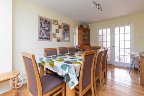 14 Rookes Close, Letchworth Garden City, SG6 2SN