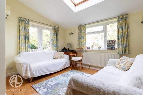 14 Rookes Close, Letchworth Garden City, SG6 2SN
