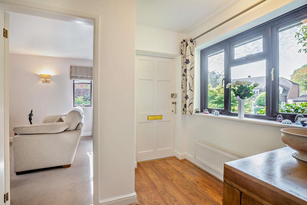 Court Drive, Shenstone, Lichfield, Staffordshire, WS14. 4 bed detached