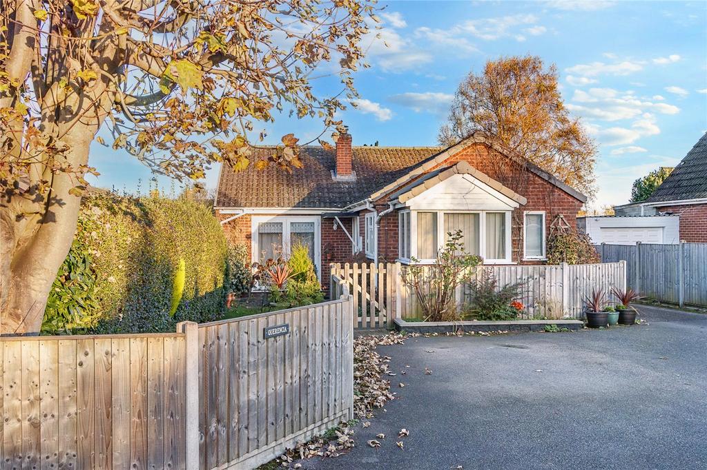 First Avenue, Greytree, RossonWye, Herefordshire, HR9 2 bed bungalow for sale £299,950