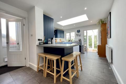 76 Buddle Lane, Exeter, EX4 1JJ