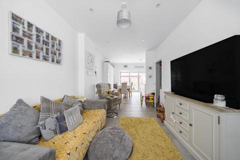 182 Camp Road, Upper Heyford, Bicester, OX25 5AG