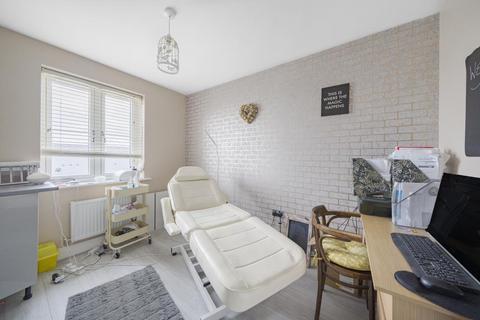 182 Camp Road, Upper Heyford, Bicester, OX25 5AG