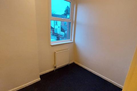 2 bedroom terraced house to rent, Pine Street, Bury BL9