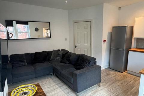 8 bedroom house to rent, Headingley Mount, Leeds LS6