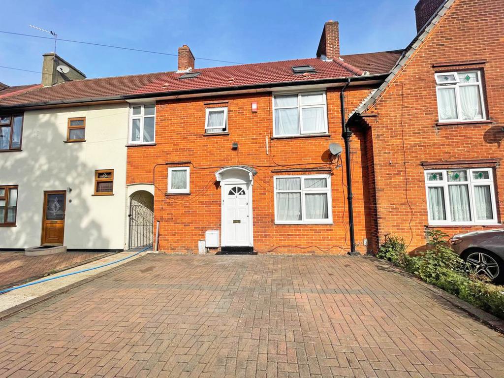 Heynes Road, Dagenham, RM8 4 bed terraced house for sale £470,000