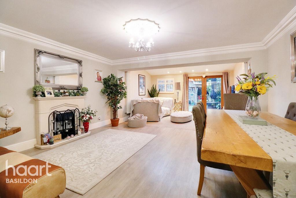 Raphaels, Basildon 3 bed terraced house for sale £350,000