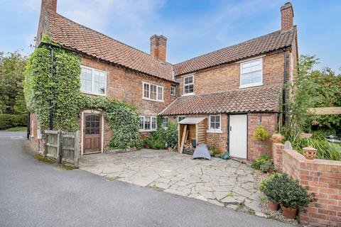 5 bedroom farm house for sale - Low Street, North Wheatley