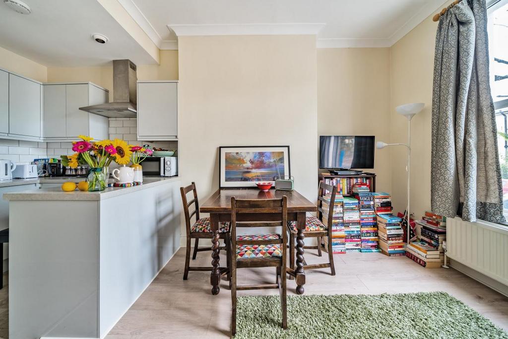 Mill Hill Road, Acton 1 bed flat for sale £325,000