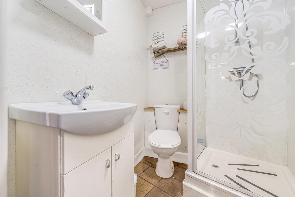 The Old Tearoom Shower Room