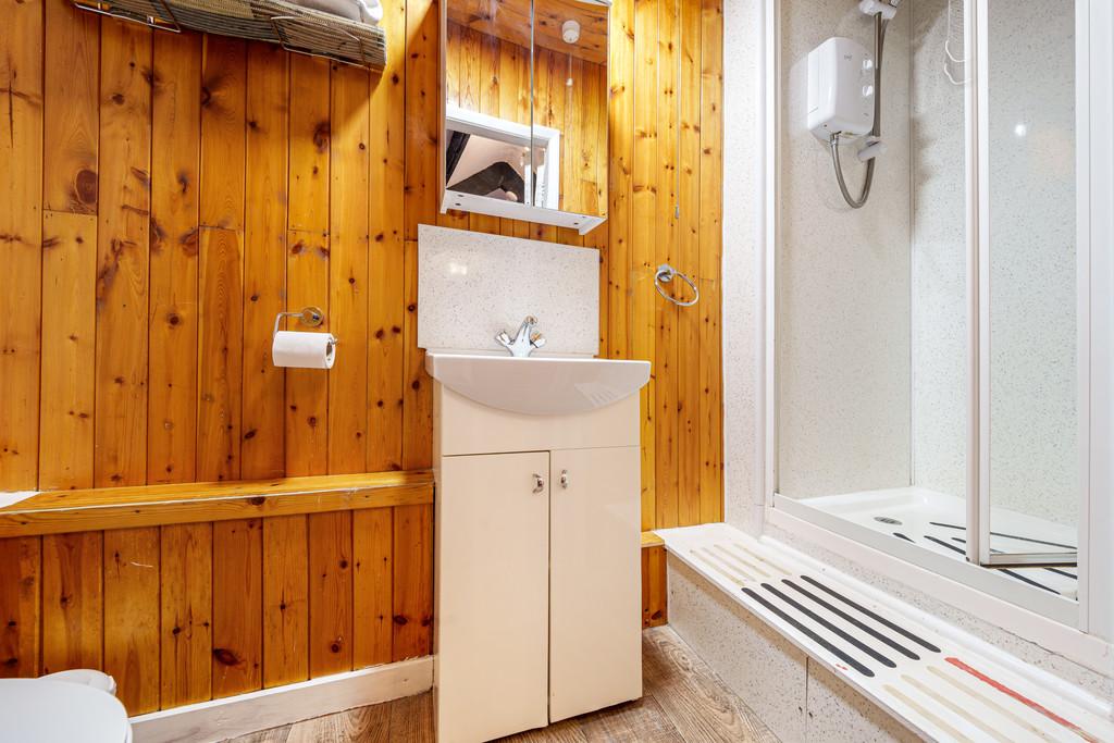 Heron Cottage Shower Room
