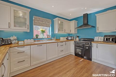 32 Wallace Crescent, Chelmsford, CM2 9QL