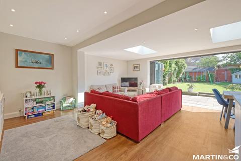 32 Wallace Crescent, Chelmsford, CM2 9QL