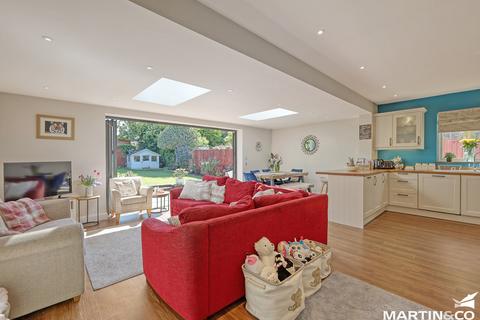 32 Wallace Crescent, Chelmsford, CM2 9QL