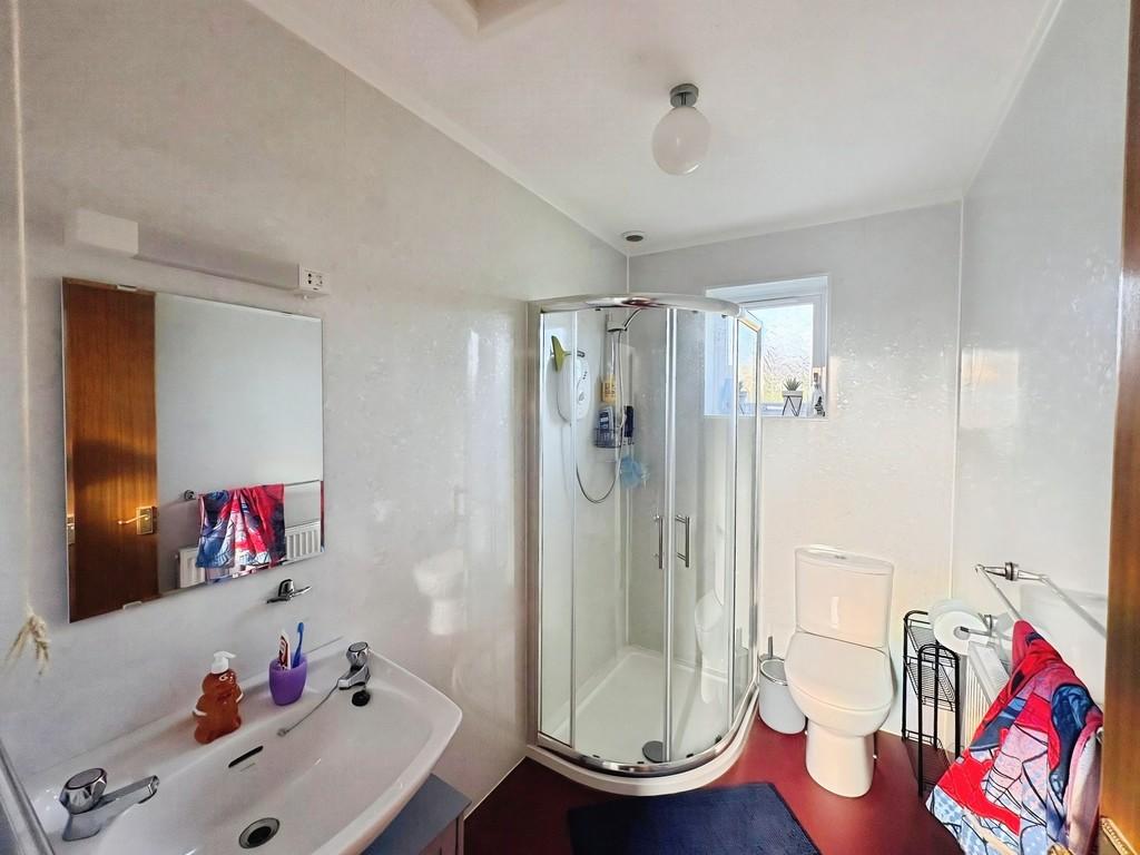 33599bae-shower 20room
