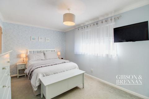 15 Burgundy Gardens, Basildon, SS13 1NP