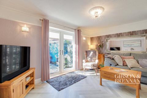 15 Burgundy Gardens, Basildon, SS13 1NP
