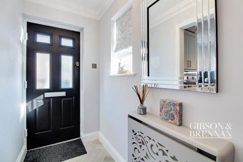 15 Burgundy Gardens, Basildon, SS13 1NP