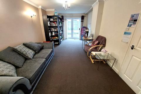 4 bedroom semi-detached house for sale - 35 Parkville Road, Prestwich, M25