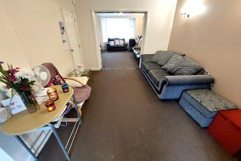4 bedroom semi-detached house for sale - 35 Parkville Road, Prestwich, M25