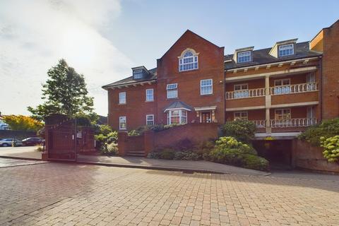 2 bedroom apartment to rent, Potters Place, Horsham