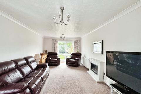 4 bedroom detached house for sale, Mill Road, Oakley HP18