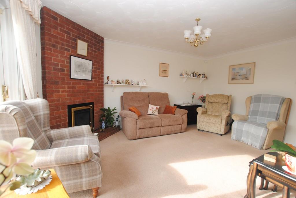 Arundel Close, Randlay, Telford, TF3 2LX. 3 bed detached bungalow for