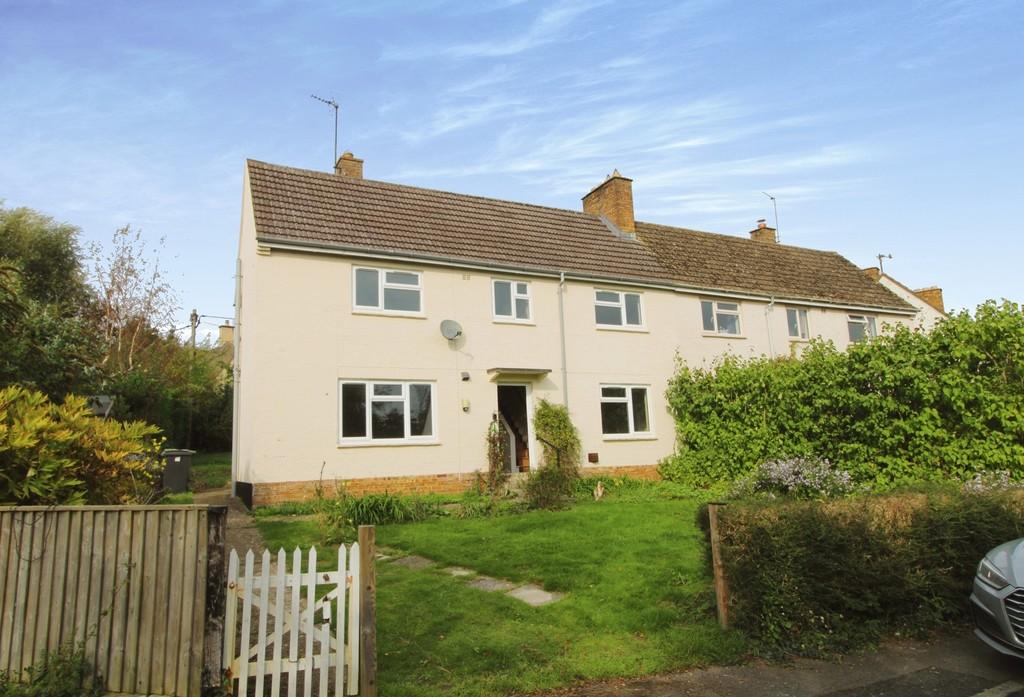 Hamilton Croft, Meysey Hampton 3 bed semidetached house £340,000