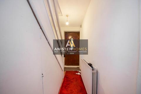 3 bedroom semi-detached house for sale, Woodward Road Dagenham Essex