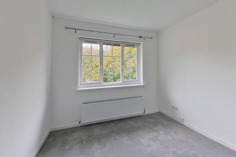 2 bedroom flat to rent, Connaught Place, Edinburgh, EH6