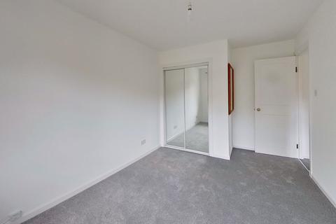 2 bedroom flat to rent, Connaught Place, Edinburgh, EH6