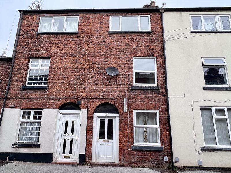 Waggs Road, Congleton 3 bed terraced house £750 pcm (£173 pw)