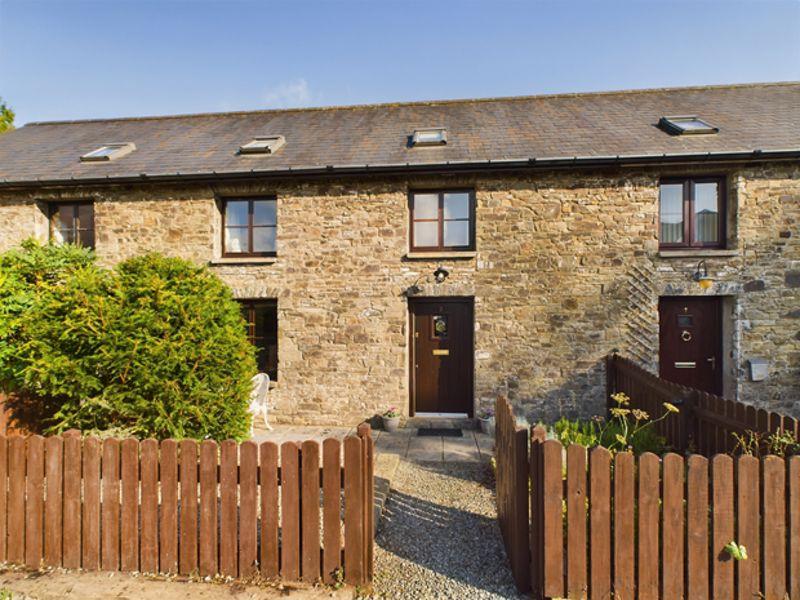 Buarth y Bragwr, Llanarthne, Carmarthen 2 bed terraced house £189,950