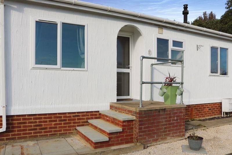 Orchards Residential Park, Langley 2 bed mobile home for sale £210,000