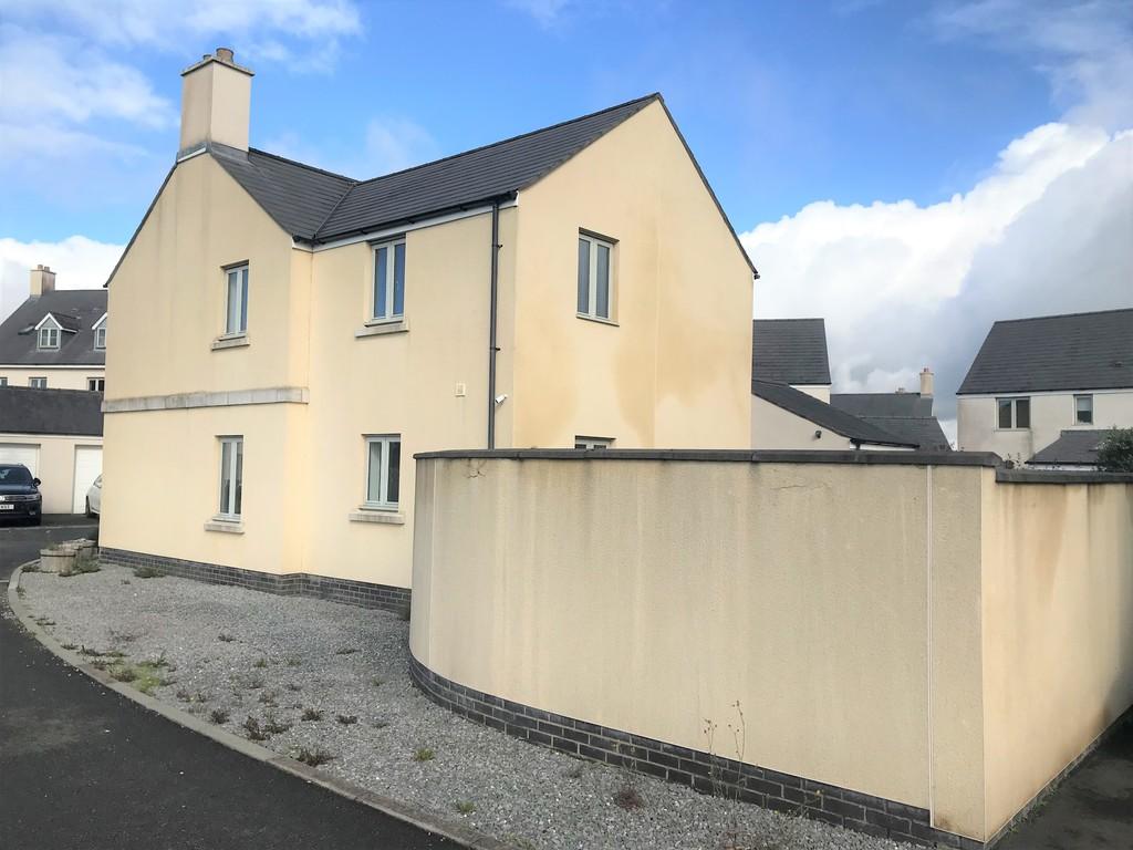 Y Gilfach, Neath SA10 4 bed detached house £325,000