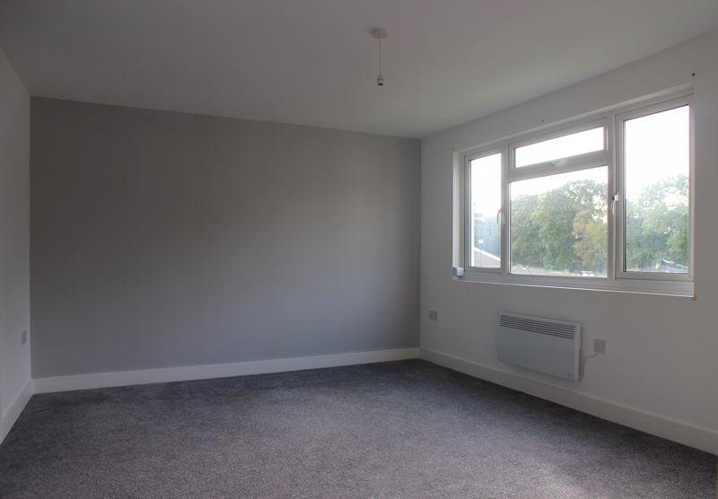 Ringden Avenue, Paddock Wood 2 bed apartment £995 pcm (£230 pw)