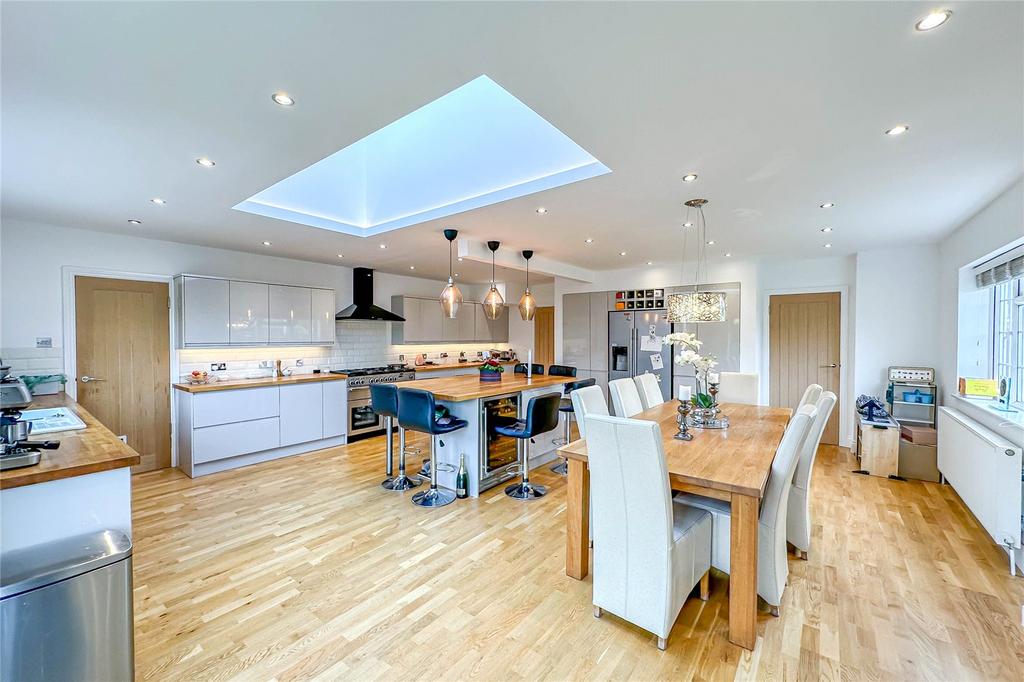 Hazelmere Road, St. Albans, Hertfordshire, AL4 4 bed detached house for