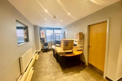 Office to rent, Scotts Road, Southall