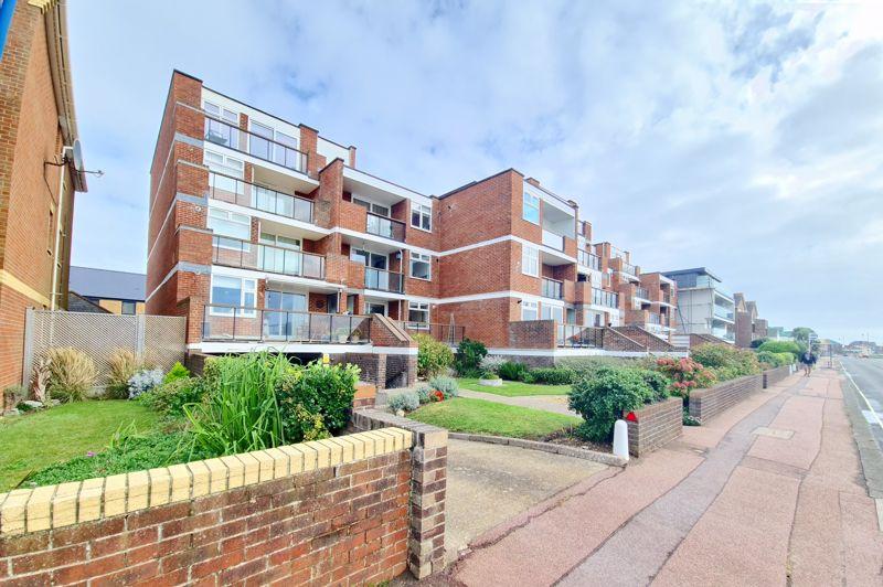 Marine Parade West, LeeOnTheSolent, PO13 2 bed apartment for sale