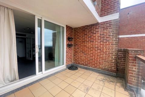 2 bedroom apartment for sale, Arismore Court, Lee-On-The-Solent, PO13