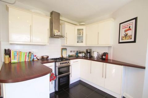 61 Hill Rise, Greenford, UB6 8PE