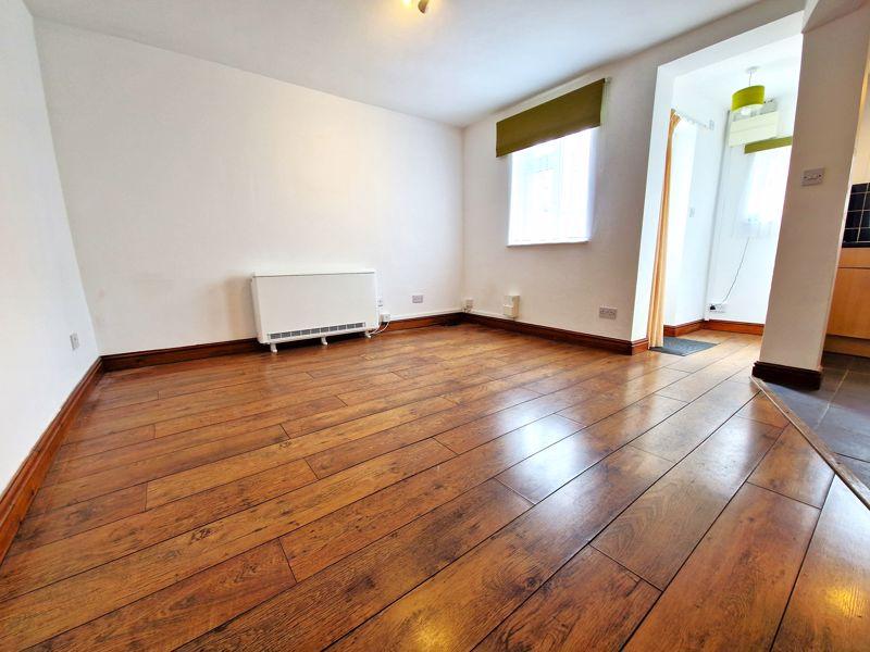 Abbey Street, Rugby CV21 1 bed detached house £625 pcm (£144 pw)