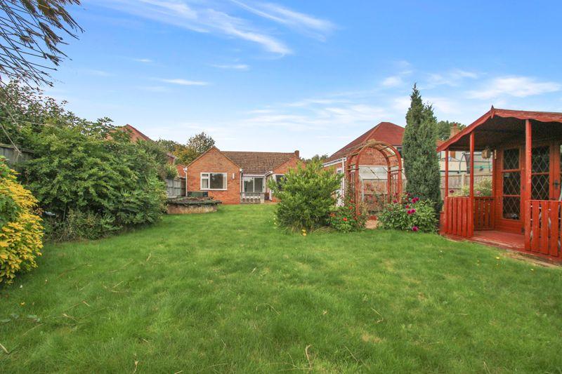 Shuttleworth Road, Clifton Upon Dunsmore, Rugby CV23 2 bed bungalow for