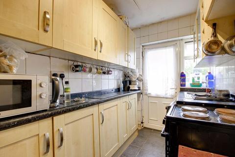 2 bedroom maisonette for sale, Glenloch Road, Enfield