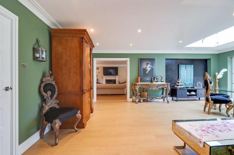 School Road, Windlesham GU20 5 bed detached house for sale £1,495,000