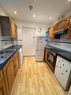 2 bedroom property to rent, Two bedroom flat to let, Babington Road, SW16, London