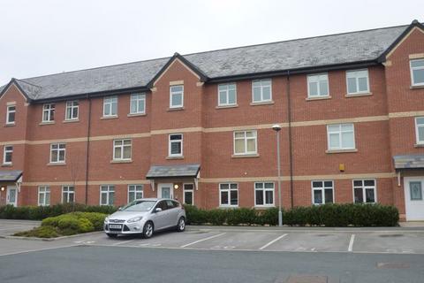 2 bedroom apartment to rent, Pendle Court, Leigh
